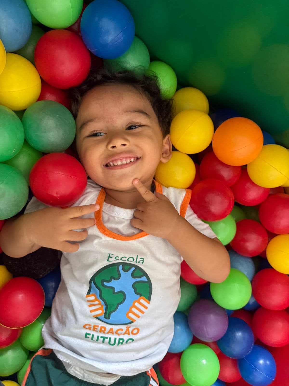 Crianças brincando na educação infantil